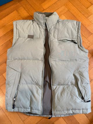 Piumino Fila smanicato grigio