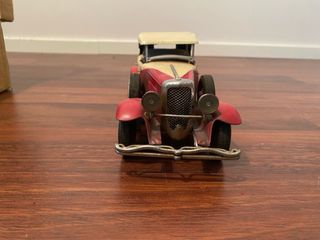 Coche de juguete antiguo metal