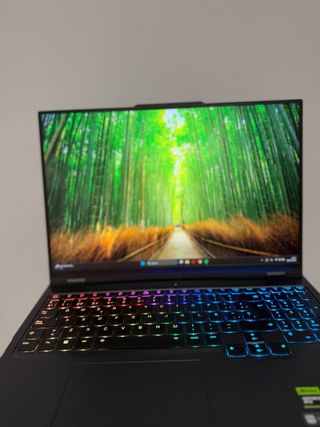 Portátil Lenovo Legion Pro 7 16ARX8H