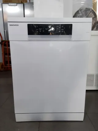 Lavavajillas Daewoo Nuevo con Golpe