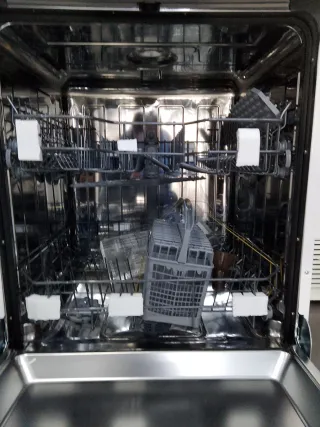 Lavavajillas Daewoo Nuevo con Golpe