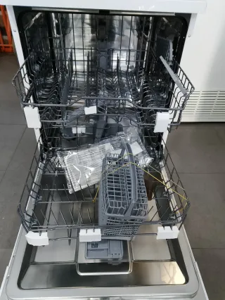 Lavavajillas Daewoo Nuevo con Golpe