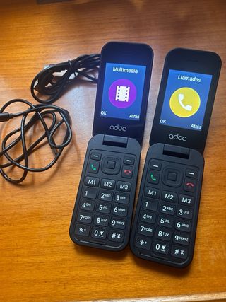2 Teléfonos ADOC Negros