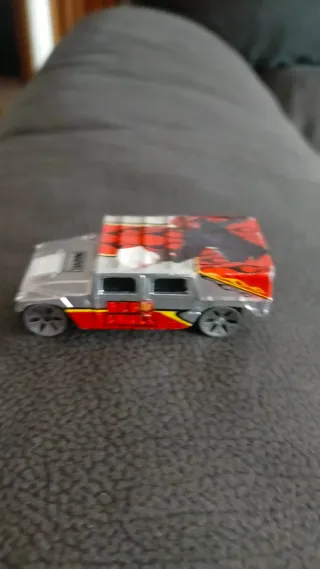 Coche Hot Wheels Calavera Roja