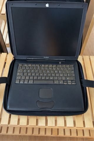 Apple PowerBook con funda