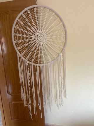 Atrapasueños beige y blanco