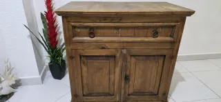 Armario de madera rústico