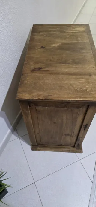 Armario de madera rústico