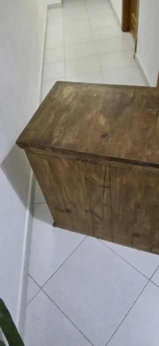 Armario de madera rústico