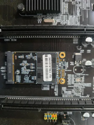 Placa Minería B847 + SSD 128GB + 4GB RAM