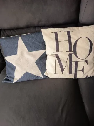 Funda cojín decorativa HOME y estrella