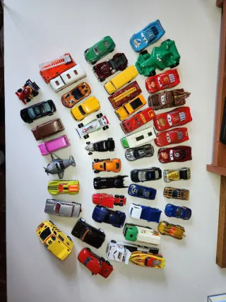 Lote de coches de juguete