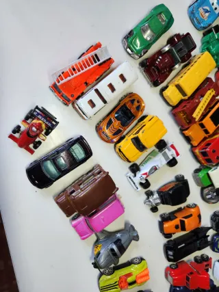 Lote de coches de juguete
