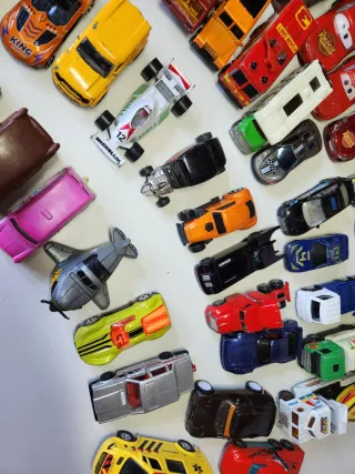 Lote de coches de juguete