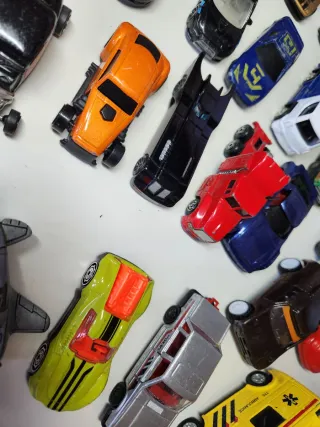 Lote de coches de juguete