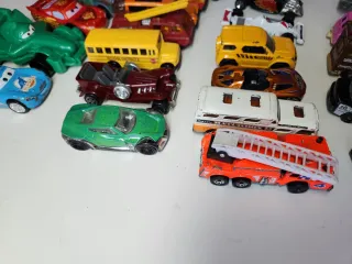 Lote de coches de juguete