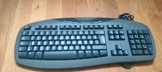 Monitor, Teclado y Altavoces PC