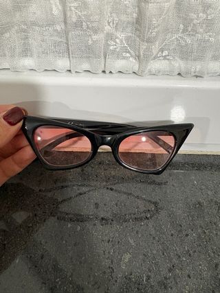 Occhiali da sole cat-eye neri e rosa
