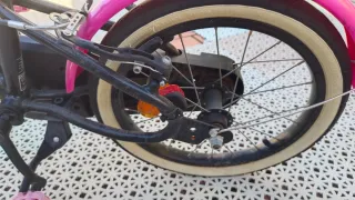 Bicicleta infantil rosa y negra