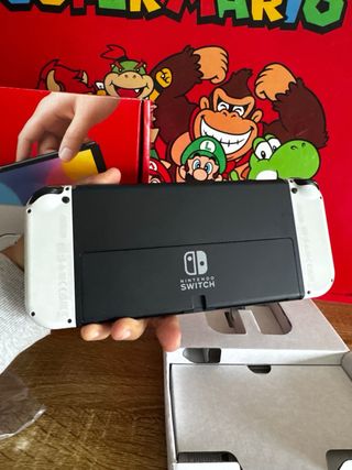 Nintendo Switch OLED Blanca COMO NUEVA aun plastic