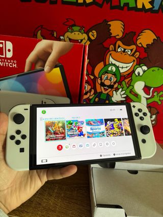 Nintendo Switch OLED Blanca COMO NUEVA aun plastic