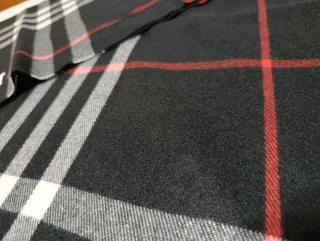 Bufanda Burberry Cuadros Negro Rojo