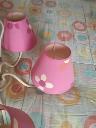 Lámpara infantil 5 tulipas rosa flores