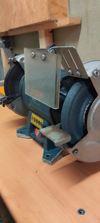 Esmeriladora de sobremesa Bosch GBG 8