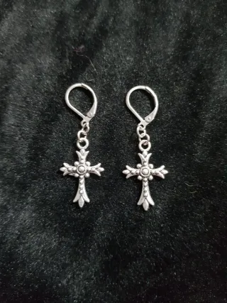 Orecchini acciaio inox croce gotica