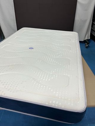Base Tapizada y Colchón Viscoelástico 135x190