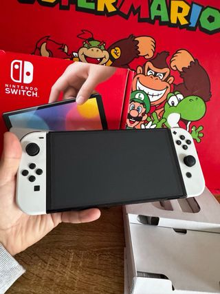 Nintendo Switch OLED Blanca Caja y accesorios