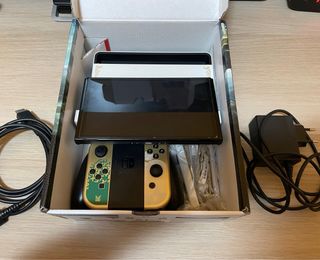 Nintendo Switch OLED Edizione Zelda