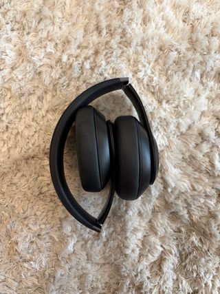 Beats Studio Pro negros (2025) – Impecables, poco