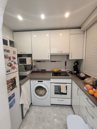 Muebles de Cocina Madera Blanca e interior gris