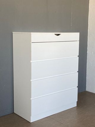Nueva oferta! Comoda blanca 4 cajones + espejo