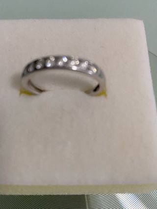 Anillo oro blanco y diamantes