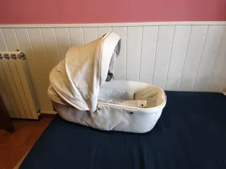 Silla de bebé Inglesina Aptica + capazo y soporte