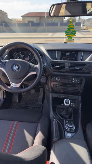 BMW X1 sdrive20i sport-line