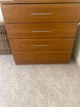 Mueble de madera con cajones