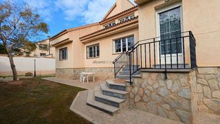 Casa en venta en Zona Pueblo en Pilar de la Horadada