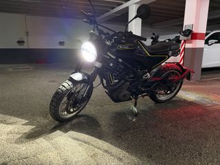 Husqvarna Svartpilen 401