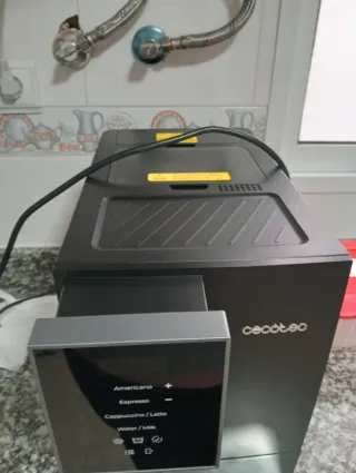 Cafetera Cecotec Negra