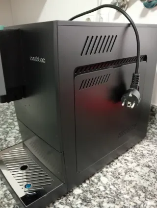 Cafetera Cecotec Negra