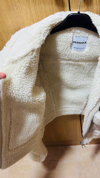Chaqueta borrego Bershka blanca Talla XS