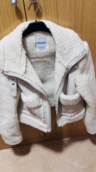 Chaqueta borrego Bershka blanca Talla XS