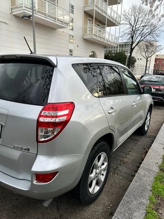 Toyota RAV4 2011