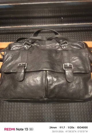 Bolso de viaje cuero Adolfo Domínguez negro
