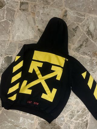 Felpa Off-White Nera con Grafica veste come una m