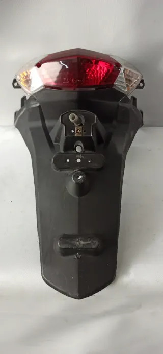 Guardabarros y piloto trasero Peugeot Tweet 50-125