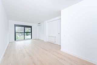 Piso en alquiler en San Juan Bautista en Madrid